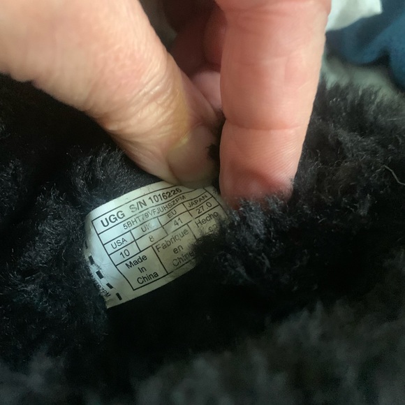 UGG Boots 🥾 - Picture 6 of 6